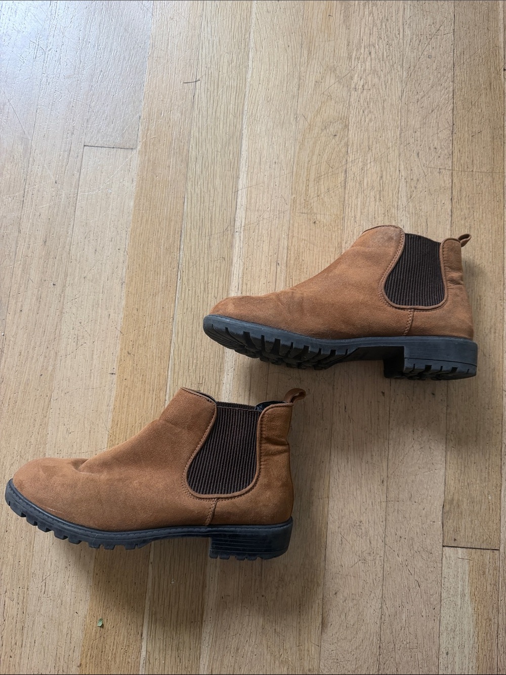 Atmosphere Ankle Boots in Brown Suede with Dark Elastic Panels